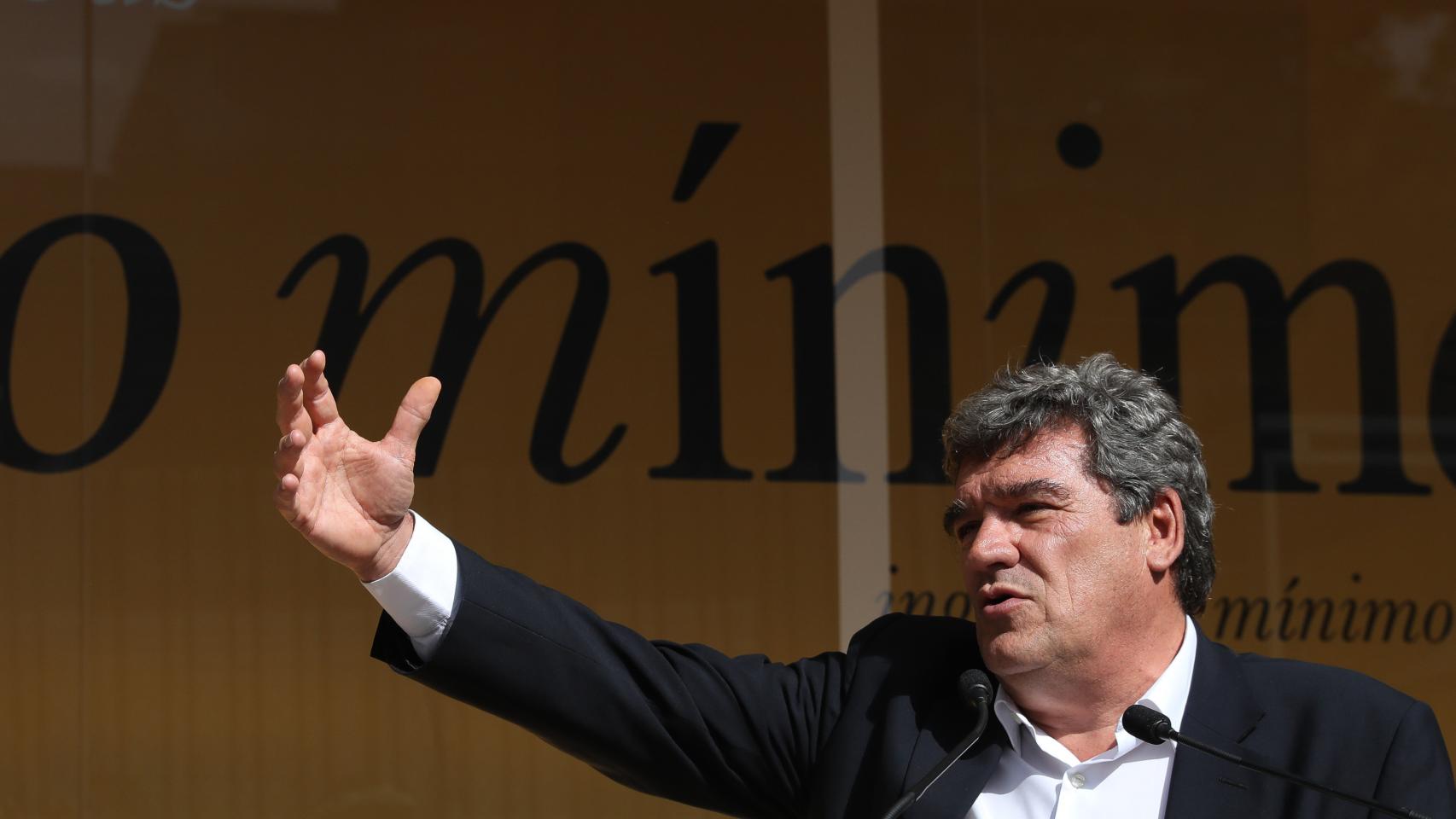 José Luis Escrivá, ministro de Inclusión, Seguridad Social y Migraciones, durante la presentación del autobús del IMV.