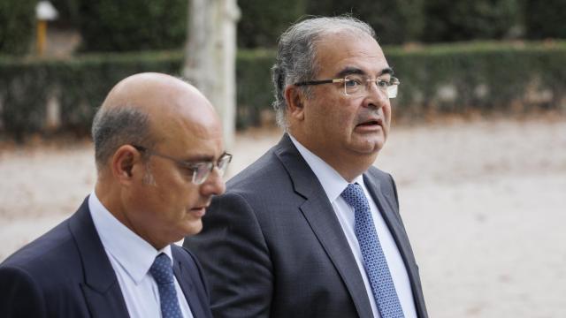 Ángel Ron (d), junto a su abogado, este miércoles en la Audiencia Nacional.