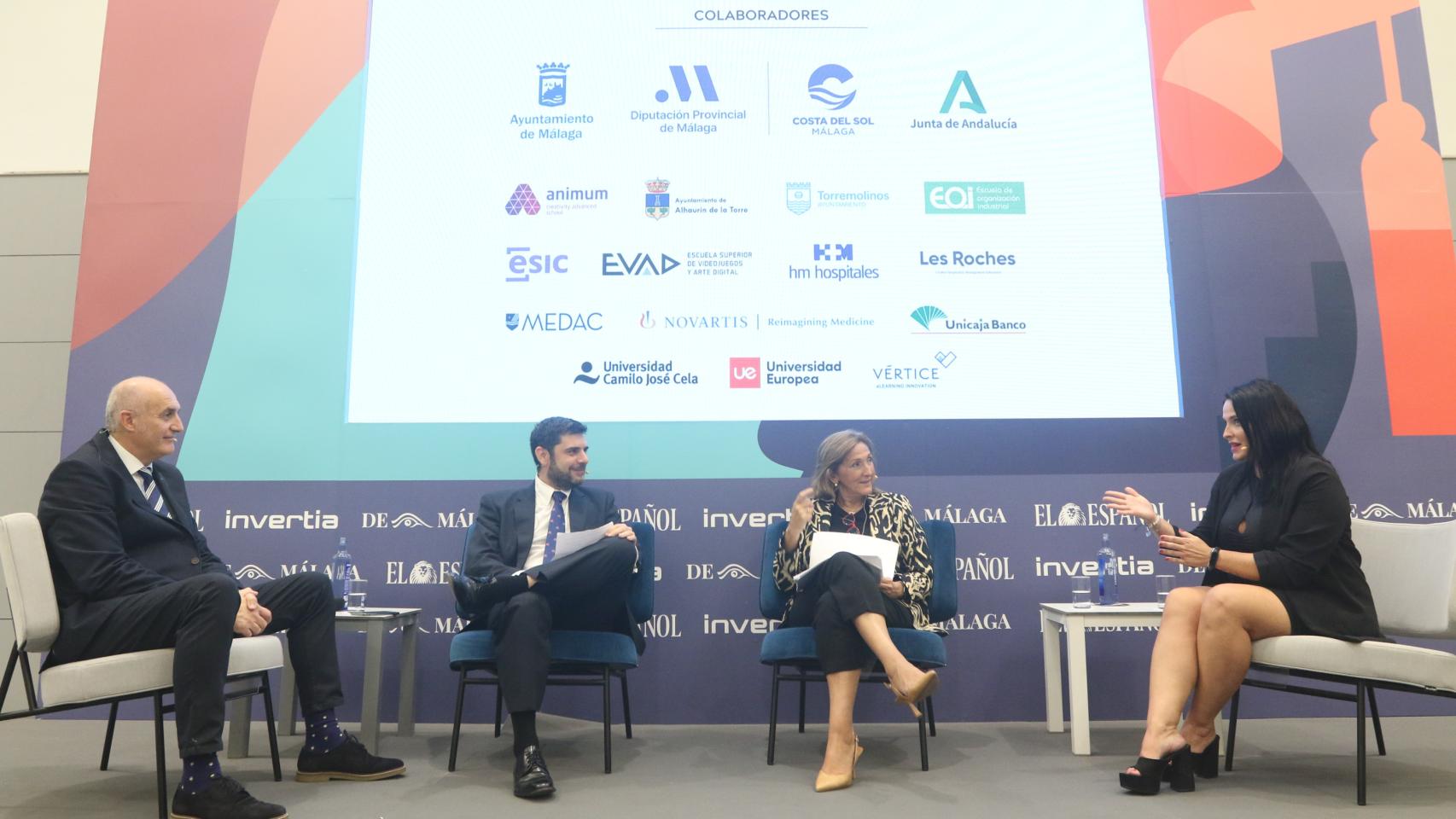 David Sanz, director de Relaciones Institucionales y Cultura de Medac; Ángel Recio, responsable de EL ESPAÑOL de Málaga; María del Mar Rull, directora general de FP de la Junta de Andalucía, y Patricia Santos, designada como mejor profesora de España de FP.