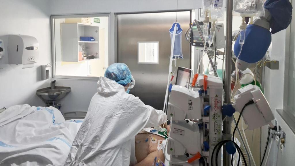 Las urgencias y hospitalizaciones están creciendo con la nueva ola de gripe.
