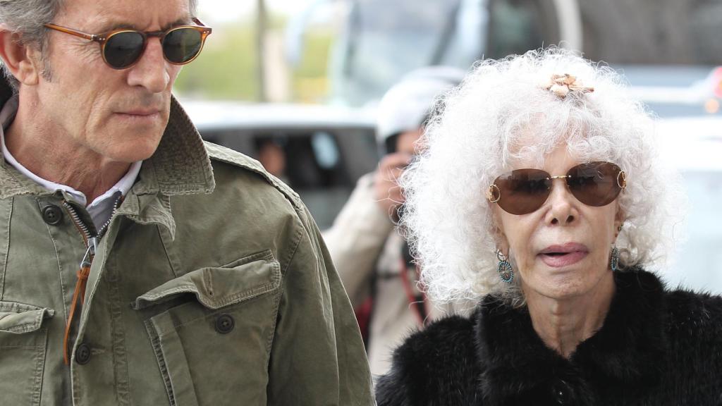 La duquesa de Alba y Alfonso Díez en una imagen del año 2012