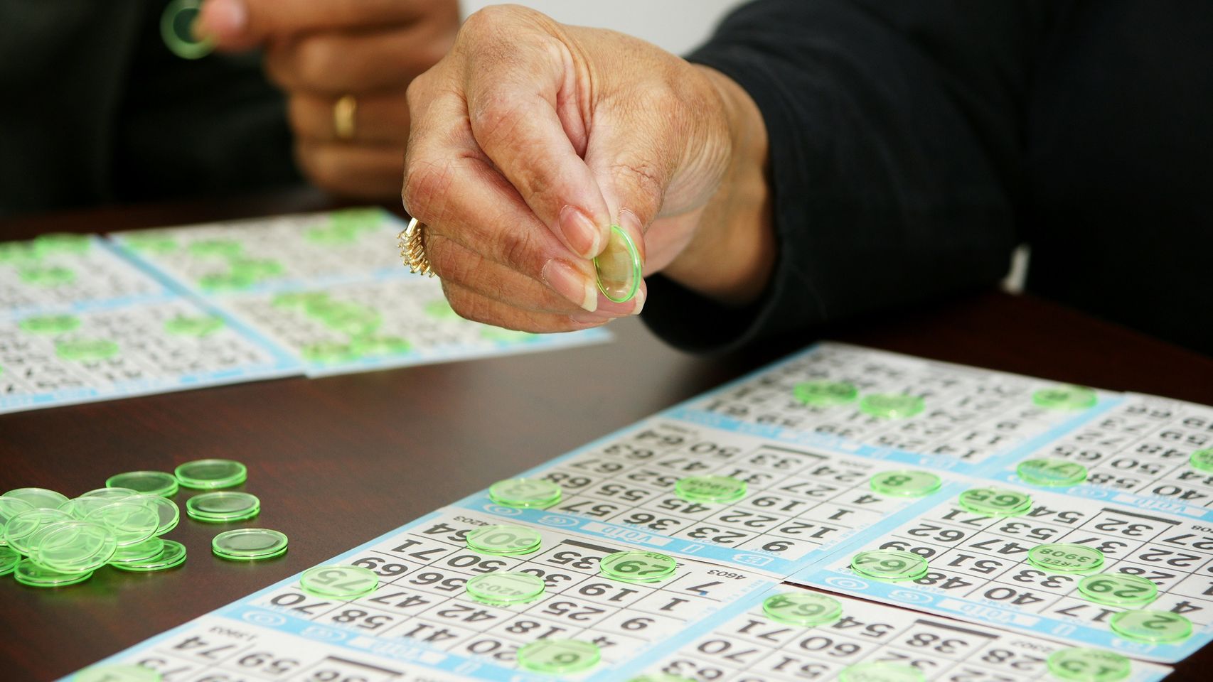 Cartones del juego del bingo en una imagen de archivo.