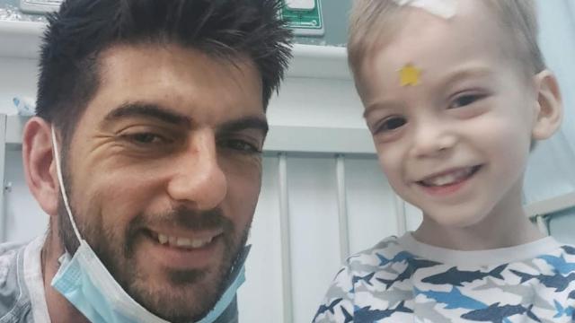 Oliver y su papá, Alejandro.