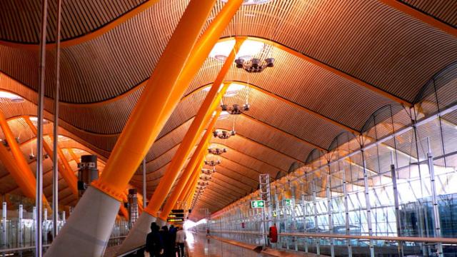 Imagen de archivo de la Terminal 4 en Barajas.