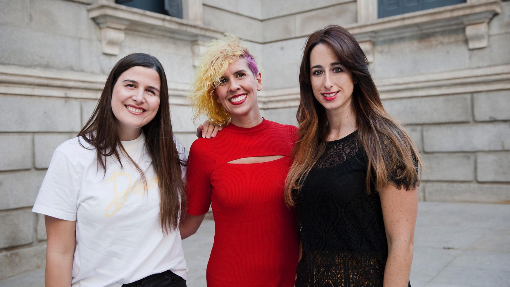 De izquierda a derecha: Carmen Hidalgo (CMO de Truckters), Silvia Rivela (CEO de DOWE) y Esther Molina (CEO de WILDCom), fundadoras de la Asociación Female Startup Leaders.