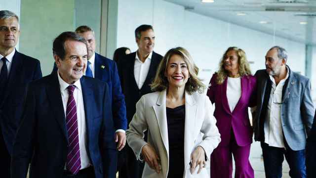 La ministra de Transportes, Movilidad y Agenda Urbana, Raquel Sánchez junto al alcalde de Vigo, Abel Caballero.