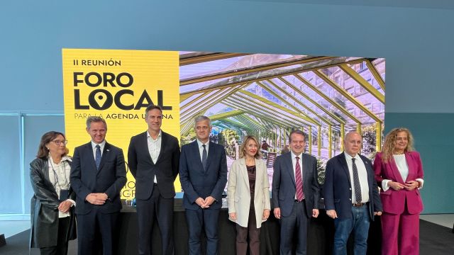 La ministra de Transportes durante el Foto Local para la Agenda Urbana hoy en Vigo.
