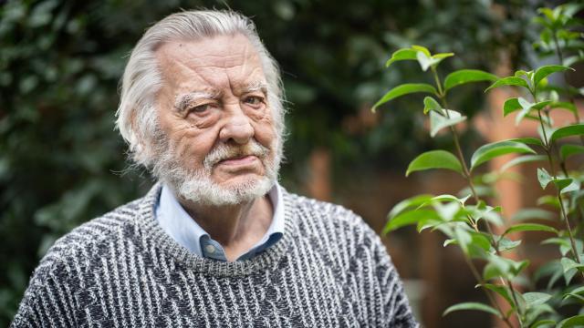 Eduardo Sotillos presentó el Telediario en la Transición y fue el portavoz del primer gobierno de Felipe González.