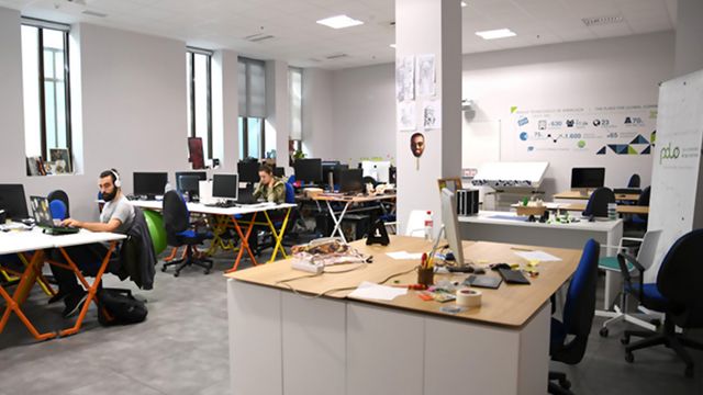 Una sala de trabajo en el Polo Nacional de Contenidos Digitales.