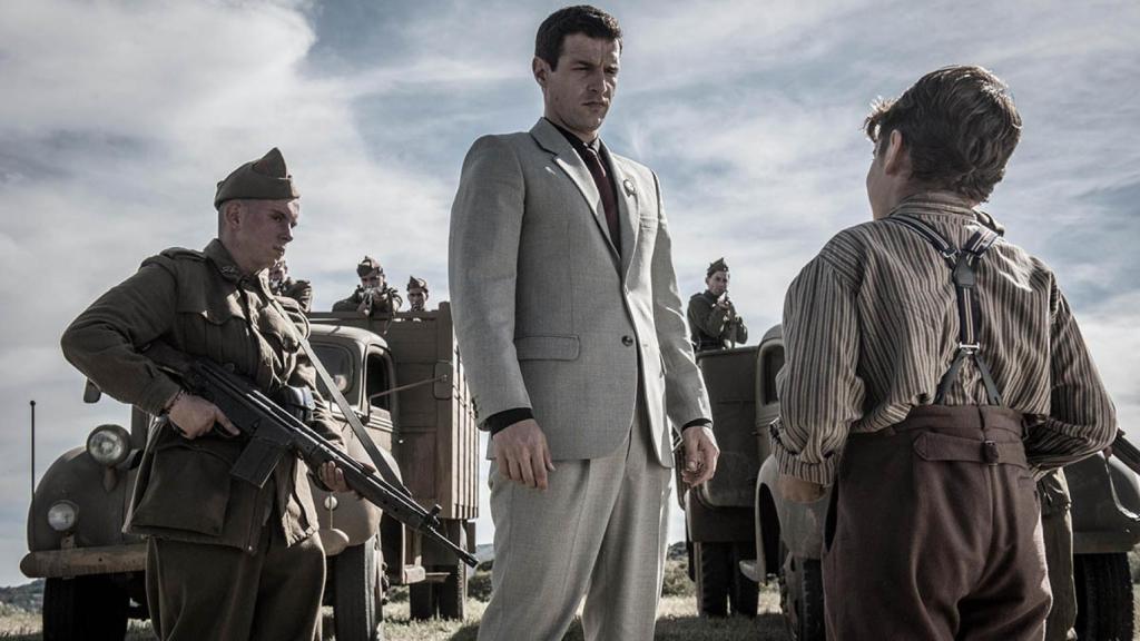 Francisco Ortiz como García en la serie de HBO Max.