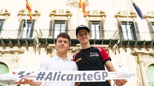 Daniel Holgado, en Moto3, e Iván Ortolà, correrán en el Circuito Ricardo Tormo.