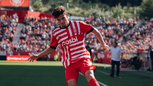 Miguel Gutiérrez, con la camiseta del Girona FC.