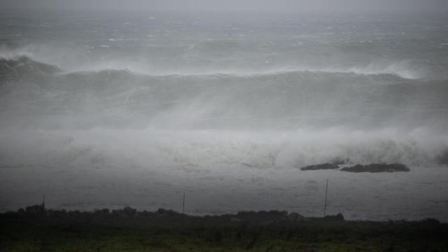 Fuerte oleaje en la zona de Santa Maria de Oia hasta Cabo Silleiro.
