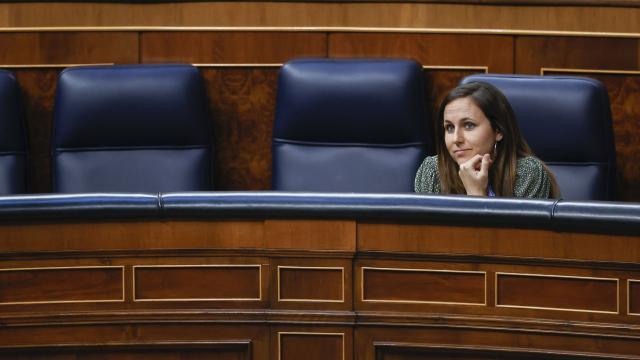 La ministra de Derechos Sociales y Agenda 2030, Ione Belarra, durante un pleno del Congreso de los Diputados.