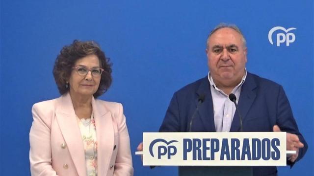 Los diputados Carmen Riolobos y Vicente Tirado.