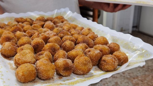 En Bardisa Pérez ya están acostumbrados a explicar a los jóvenes qué dulce es este.