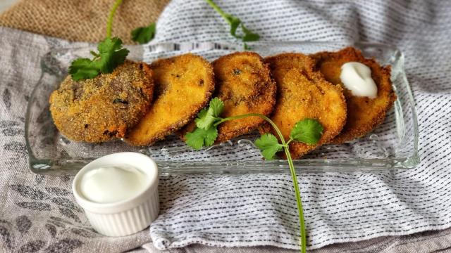 Setas empanadas con alioli, una receta popular que siempre triunfa