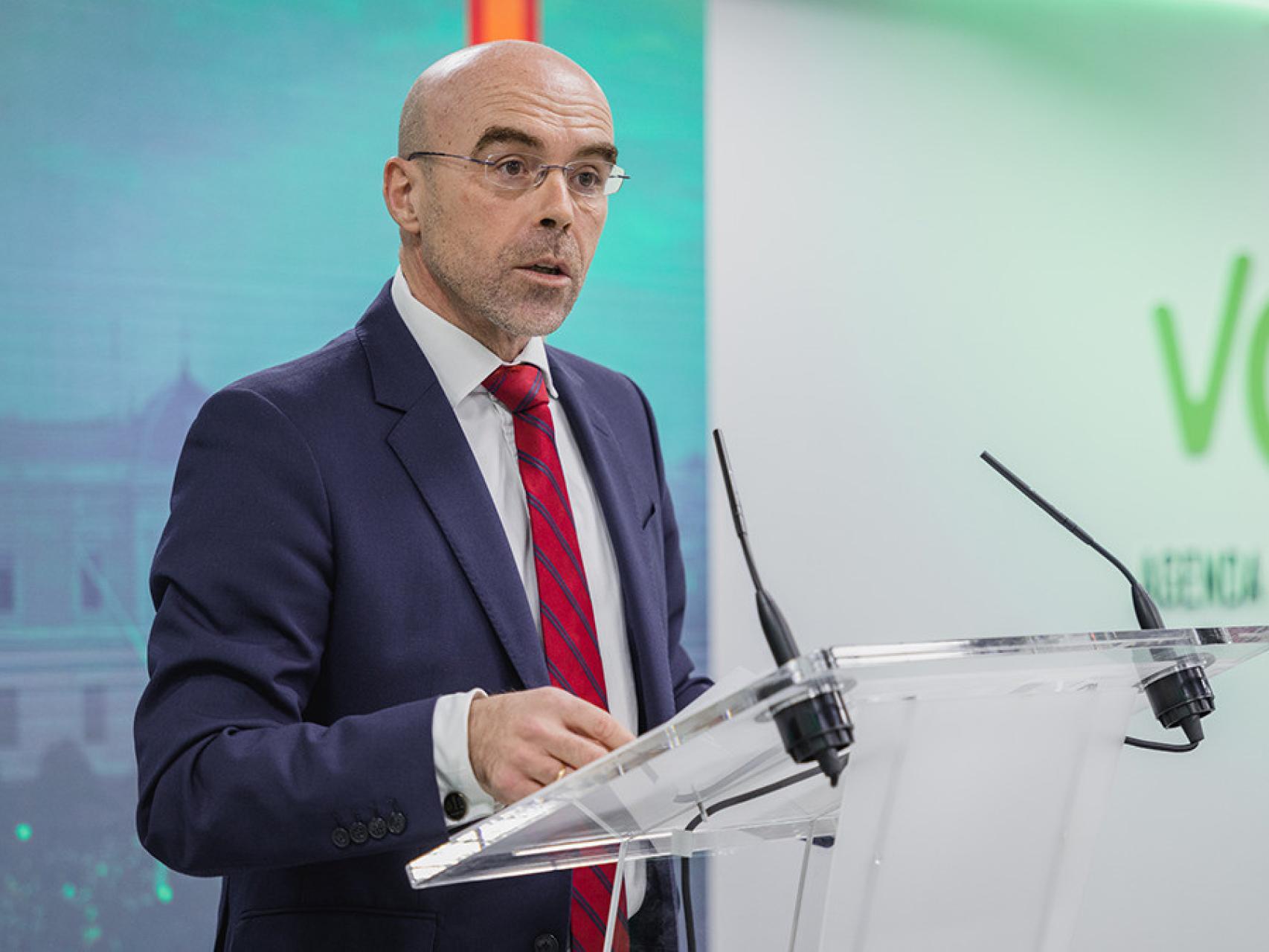 El vicepresidente de Vox, Jorge Buxadé, durante su rueda de prensa de este lunes.
