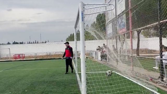 Ganan el partido con un penalti 15 minutos después de pitarse el final y sin portero