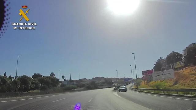 Imagen de archivo de un vehículo que entra a una autopista en sentido contrario.