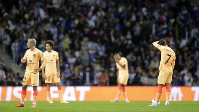 Los jugadores del Atlético de Madrid tras el 1-0 del Oporto