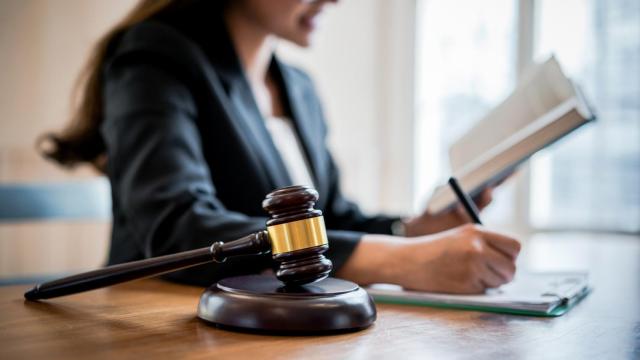 ¿Cuándo tengo derecho a un abogado de oficio?