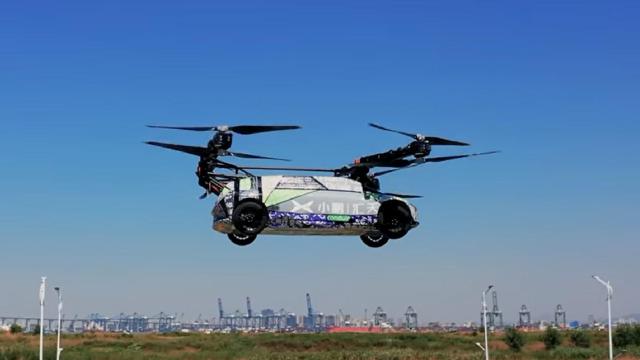 El prototipo X3 en su primer vuelo