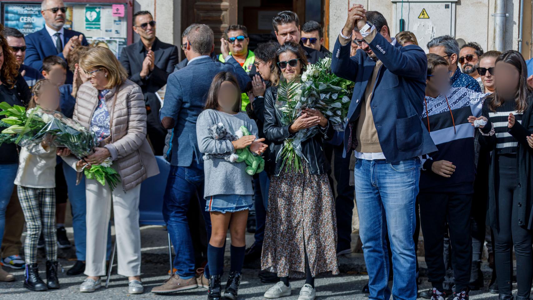 Concentración de cinco minutos de silencio en memoria de Olivia el pasado día 1