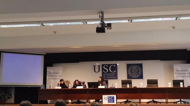 La delegada del rector para la Igualdad de la USC, Marta Pérez Pereiro; la decana de la facultad de Ciencias de la Educación, Mar Lorenzo;  y la directora del proyecto de investigación, Patricia Alonso Ruido,  en la presentación de los datos preliminares