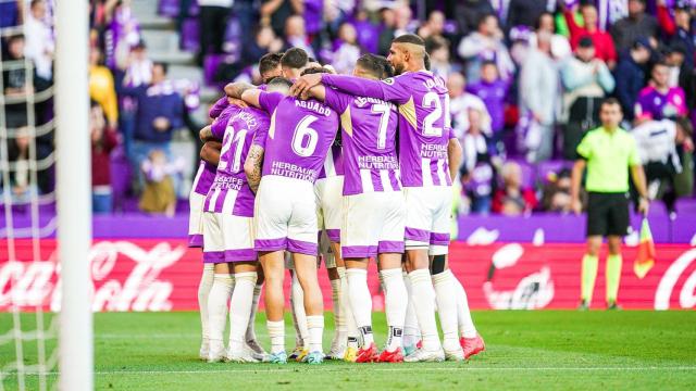 El Real Valladolid celebrando un gol.