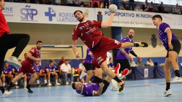 El Atlético Valladolid en  el partido contra el Guadalajara