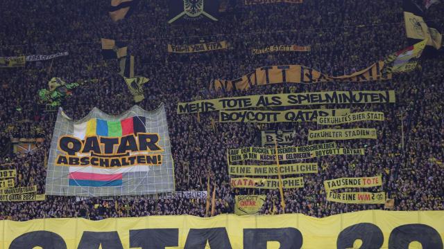 Protesta del estadio del Borussia Dortmund contra el Mundial de Qatar 2022.