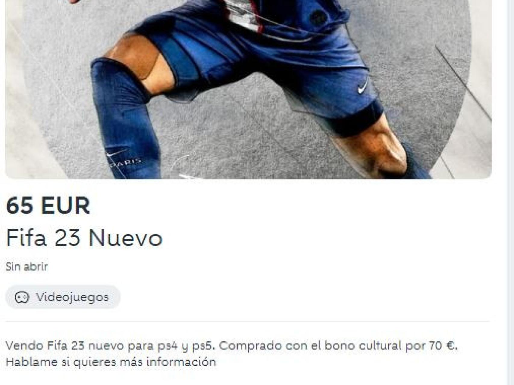 Un joven vende el videojuego Fifa 23 comprado gracias al bono cultural.