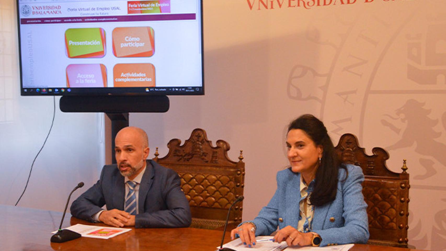 El vicerrector de Economía, Javier González Benito, y la directora del SIPPE, Mili Pizarro.