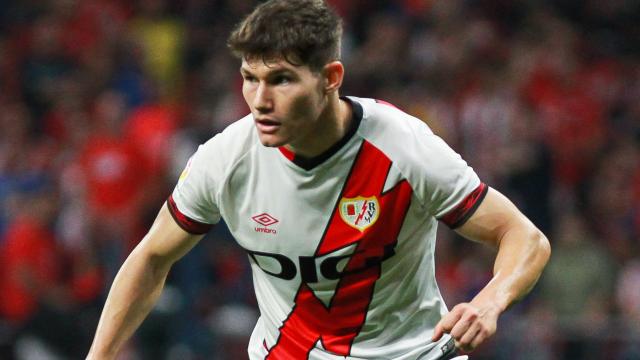 Fran García, en un partido del Rayo Vallecano de La Liga 2022/2023