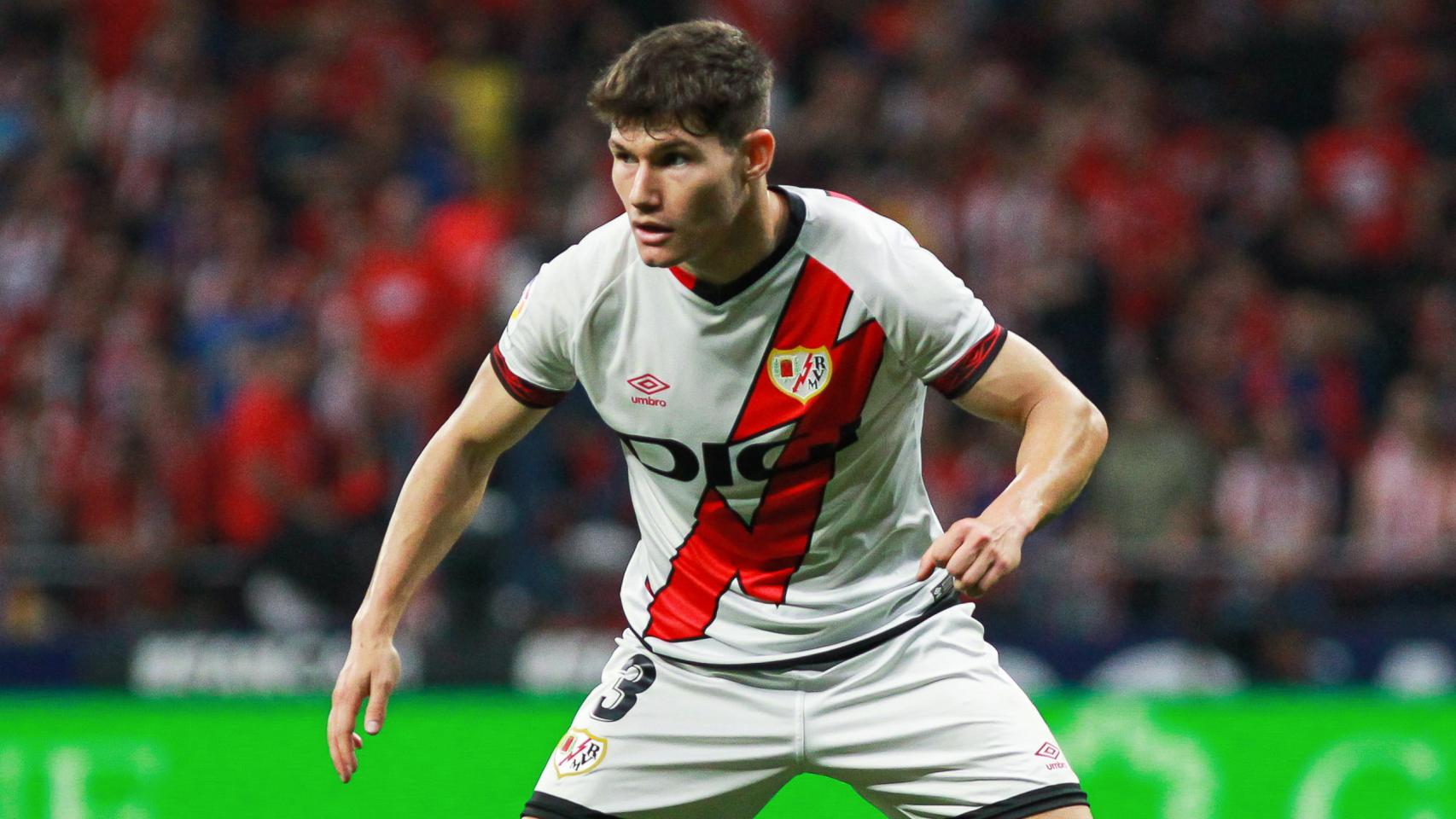 Fran García, en un partido del Rayo Vallecano de La Liga 2022/2023