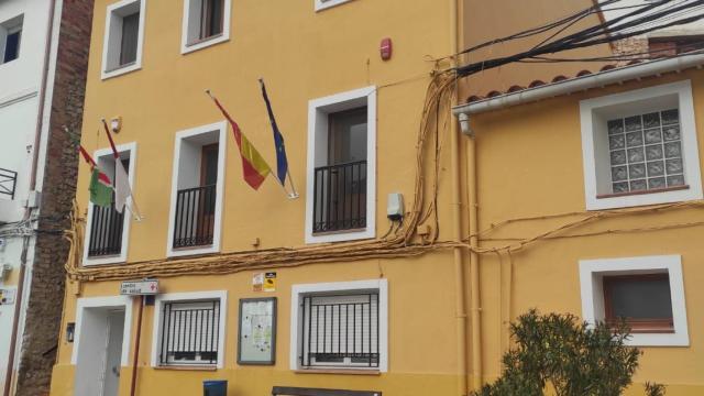 El Ayuntamiento de Víllora.