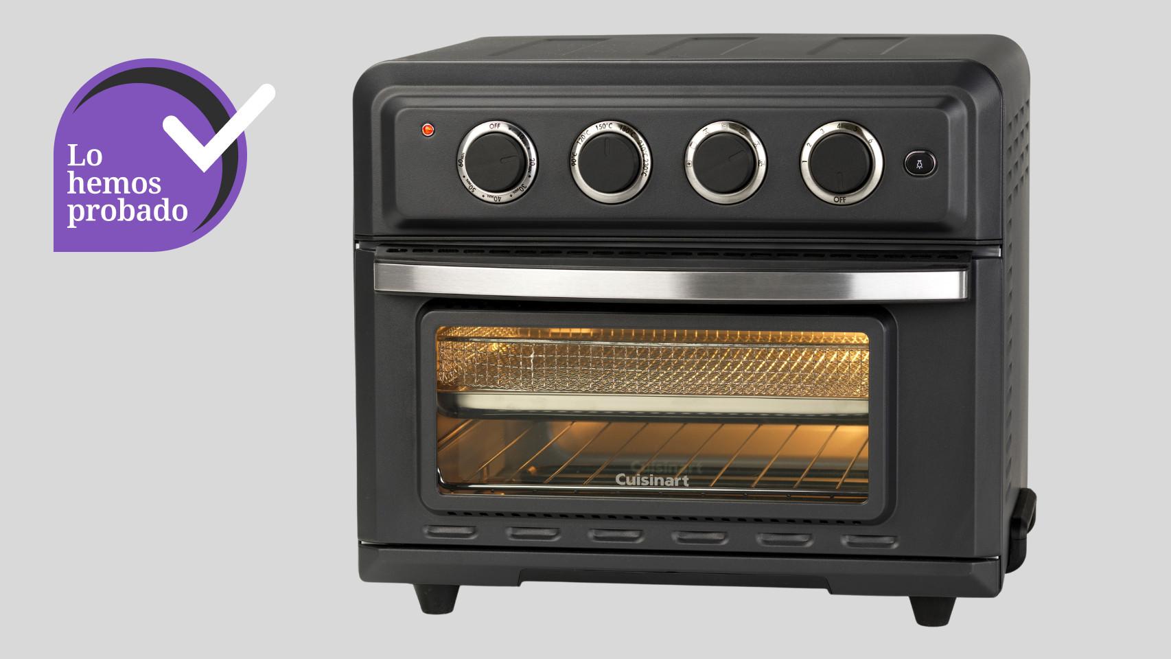 La freidora de aire-mini horno de sobremesa Cuisinart TOA60E.