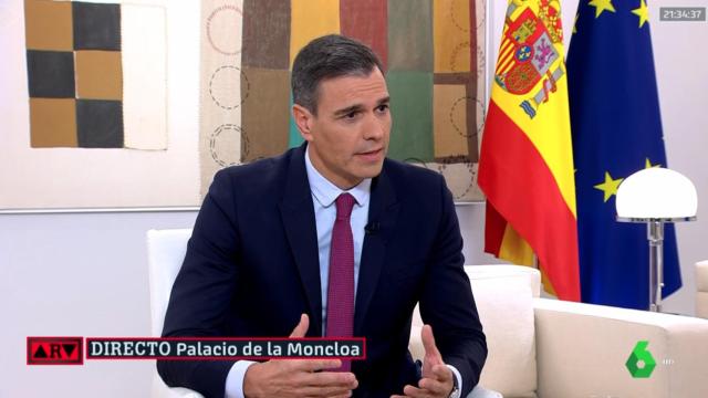 El presiente del Gobierno, Pedro Sánchez, durante un momento de la entrevista este jueves.
