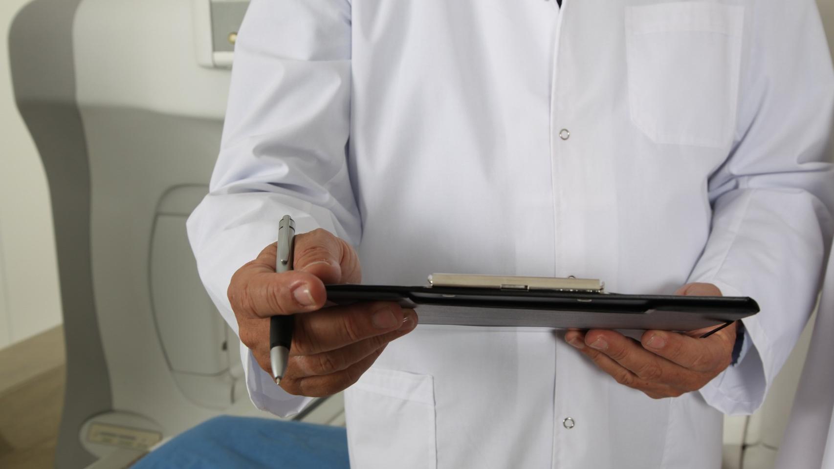 Imagen de archivo de un médico.