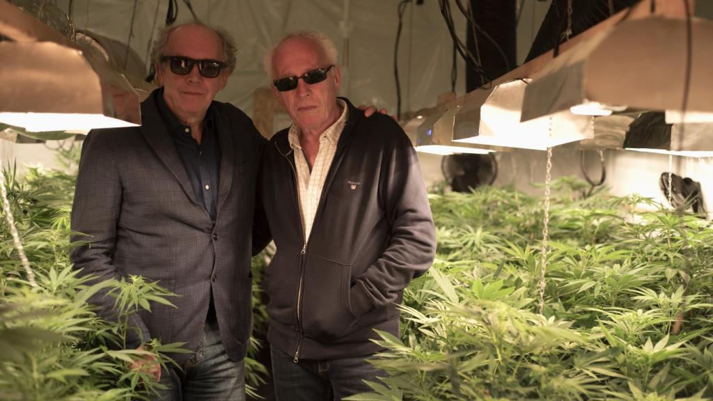 Jean Pierre y Luc Dardenne en el rodaje de 'Tori y Lokita'.