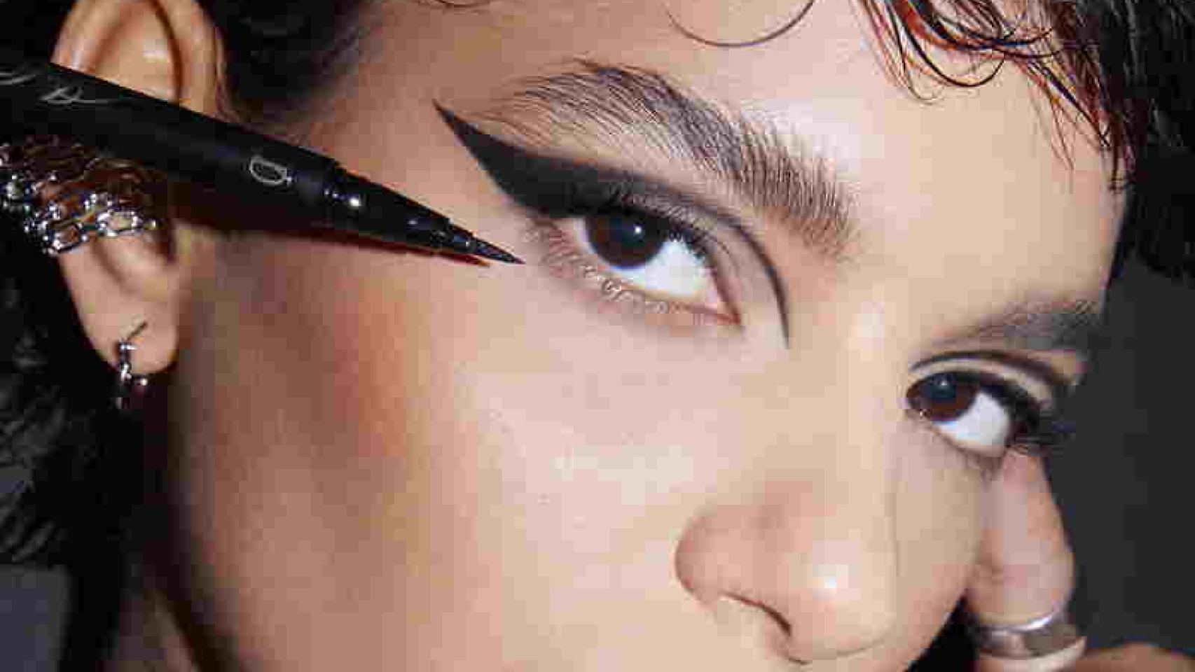Ojos de sirena, la nueva tendencia para elevar la mirada.