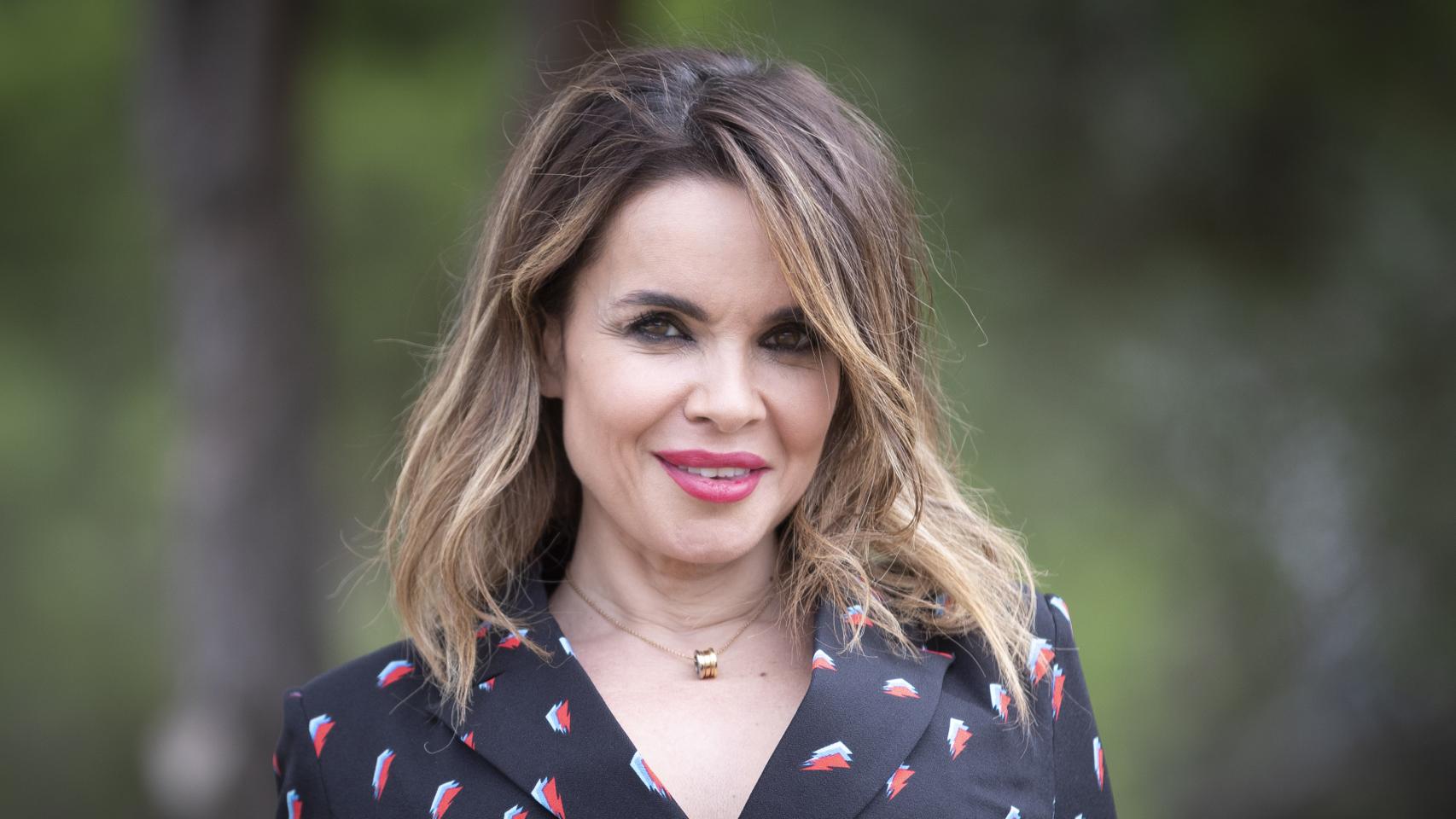 Carme Chaparro en una sesión de fotos por la presentación de su libro 'No decepciones a tu padre'.