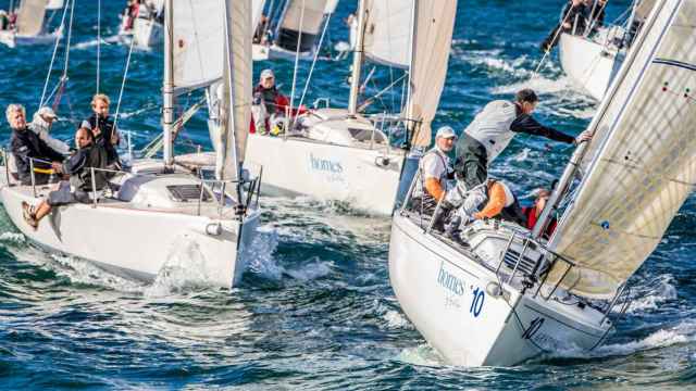 Imagen de una jornada de la Liga de Otoño de J80 en Baiona.