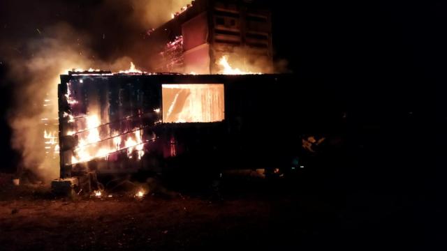 Un incendio en Horta que afectó a tres contenedores marítimos