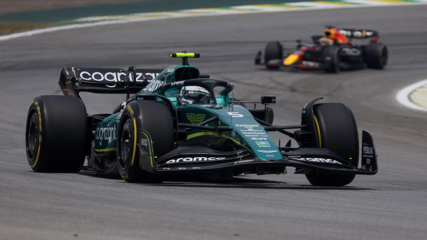 El Aston Martin de Sebastian Vettel en el GP de Brasil.