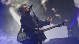 Robert Smith during his concert on Thursday in Barcelona, ​​a day before performing in Madrid. Photo: Lorena Sopena / Europa Press