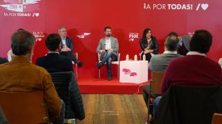 Reunión con alcaldes/as de más de 20.000 habitantes, secretarios generales, secretarios de Organización y miembros de la Comisión Ejecutiva Autonómica (CEA) del PSOE de Castilla y León, este lunes.
