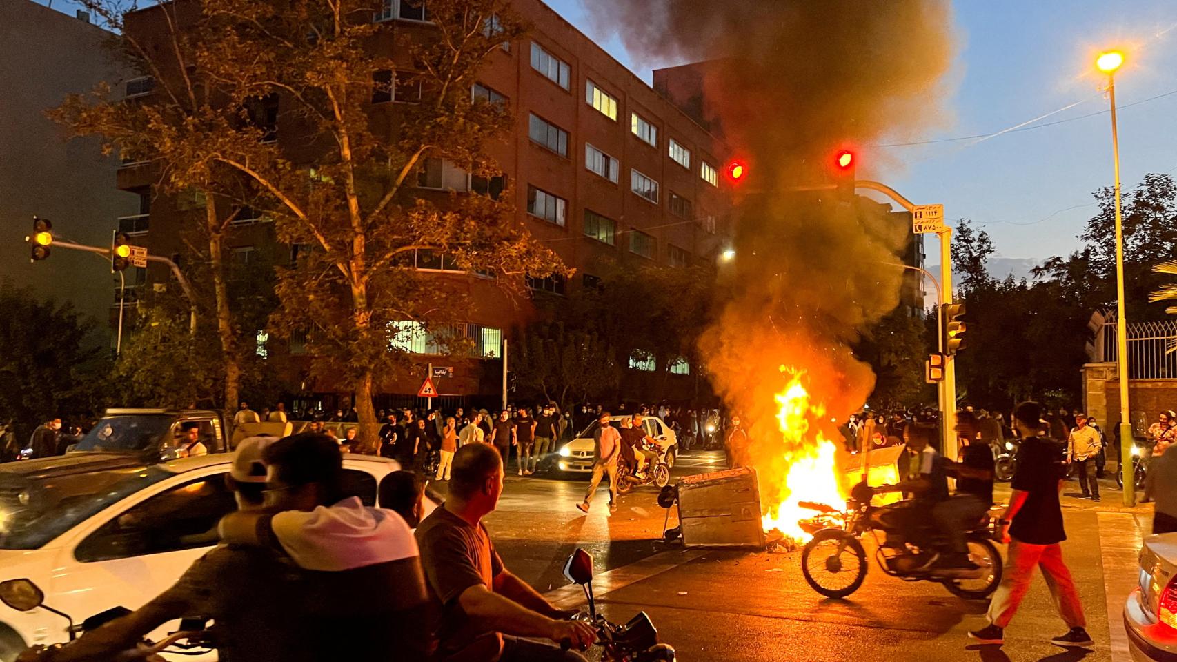 Imagen del pasado septiembre de las protestas en Teherán por la muerte de Mahsa Amini.