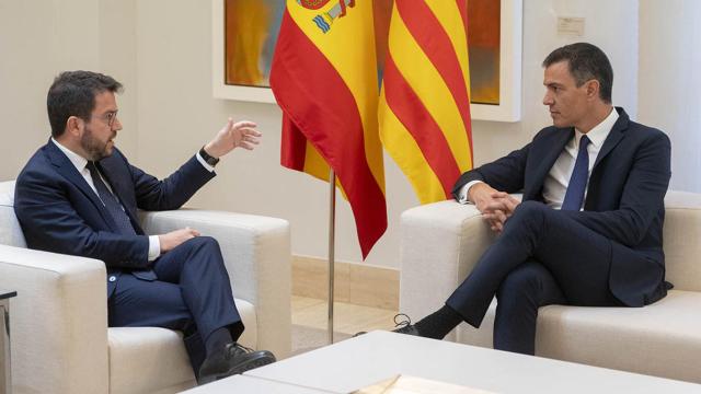 El presidente de la Generalitat, Pere Aragonès, con el presidente del Gobierno, Pedro Sánchez, en su reunión en Moncloa del pasado 15 de julio.